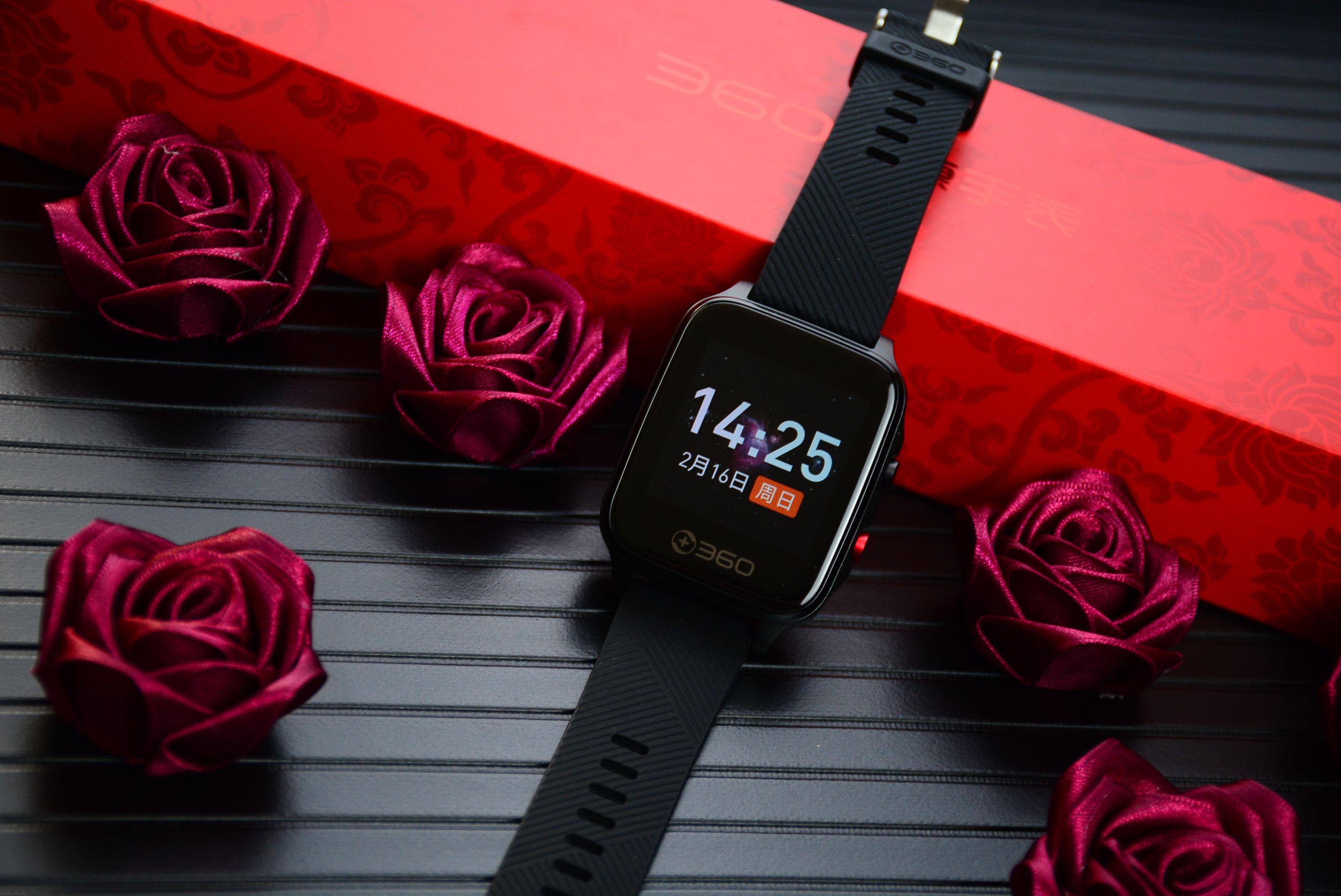 父母不来城里，只在老家，我用360手表Pro监测他们健康