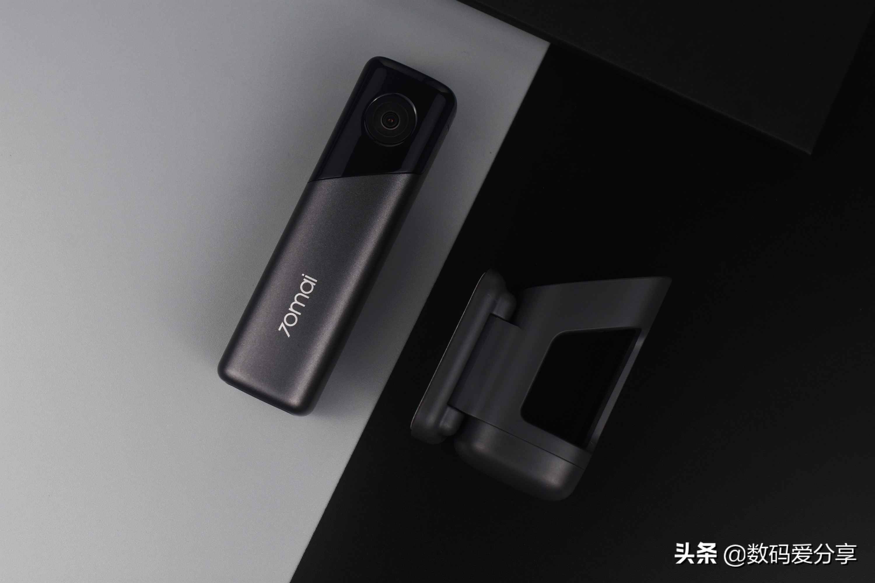 夜视高清行车记录仪最新款,双镜头可远程监控行车记录仪推荐