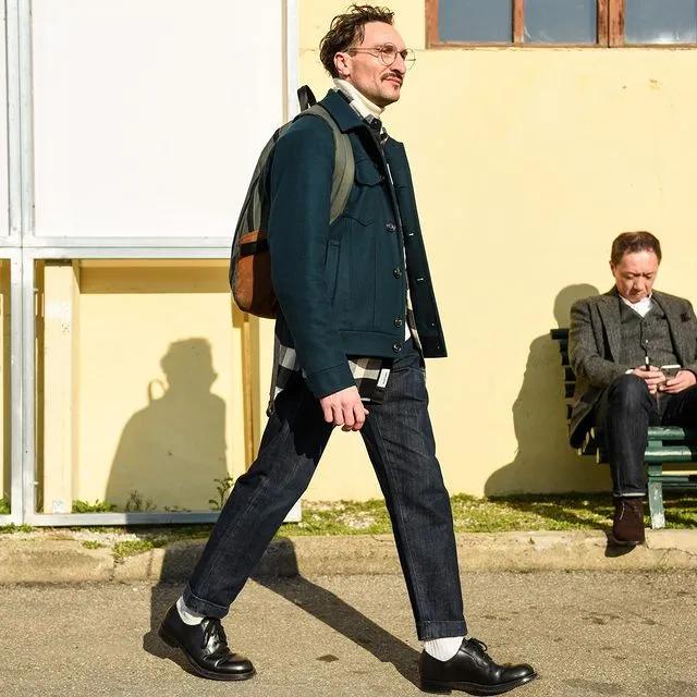 为什么小皮鞋要穿白袜子,什么人穿皮鞋