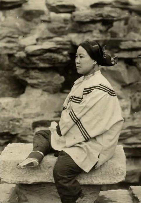 古代女人为什么会缠足,古代女人缠足