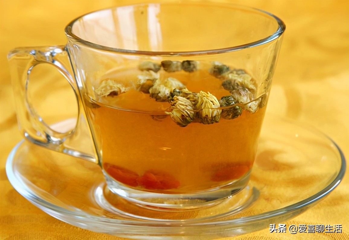 谷雨宜喝岩茶绿茶红茶,今日谷雨时值暮春初夏将至