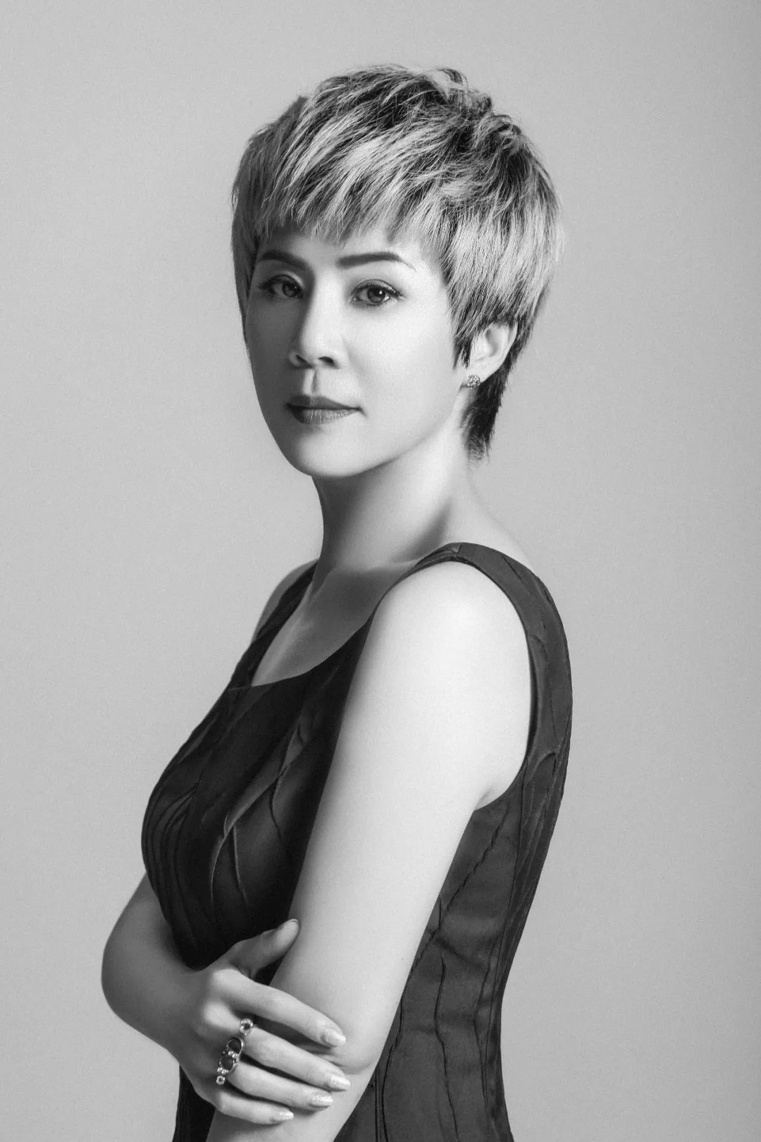 在军旅和萌宠之间跳跃自如，何静详述差异化制片方*论法**