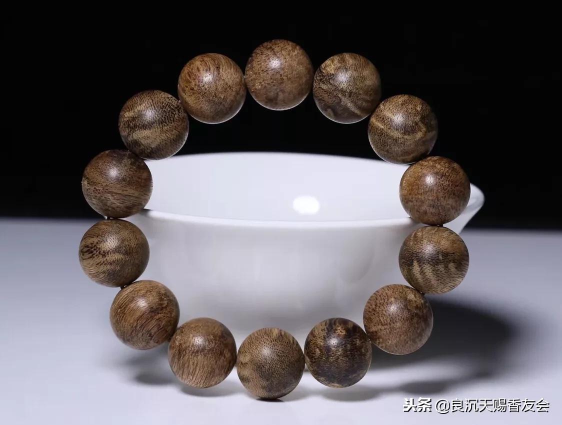 马泥涝沉香会越盘越黑吗,马泥涝沉香是入门级的吗