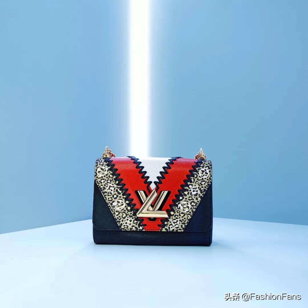 刘雯背过的香奈儿包,刘雯香奈儿机场包