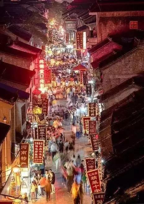 中国最著名十大小吃街及特点美食,中国夜市十大小吃街排行榜