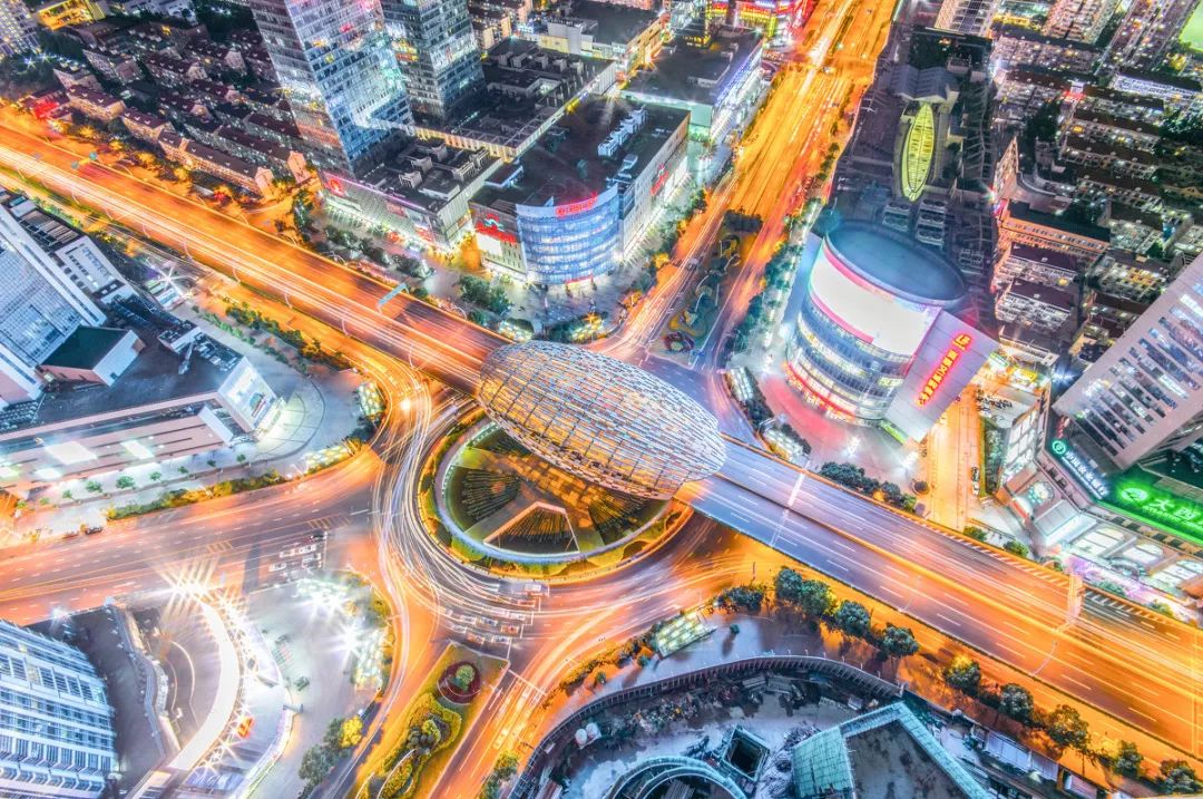 疯狂刷屏！夜晚24:00的上海街头，藏着另一幅面孔…