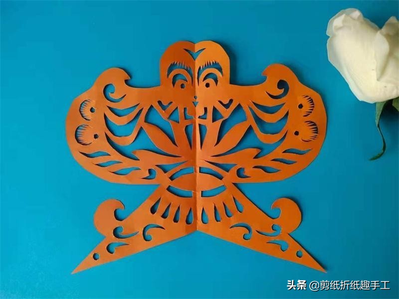 “大鹏一日同风起，扶摇直上九万里”，分享风筝剪纸教程