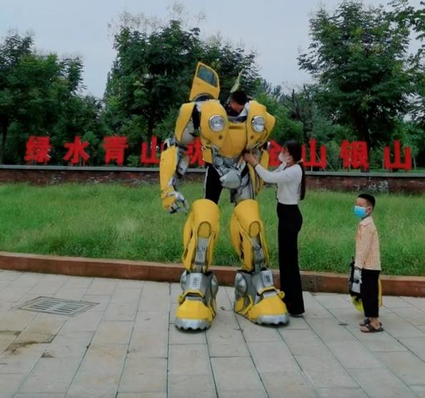 话唠威震天话痨扮演者本人,威震天话痨扮演者真面目