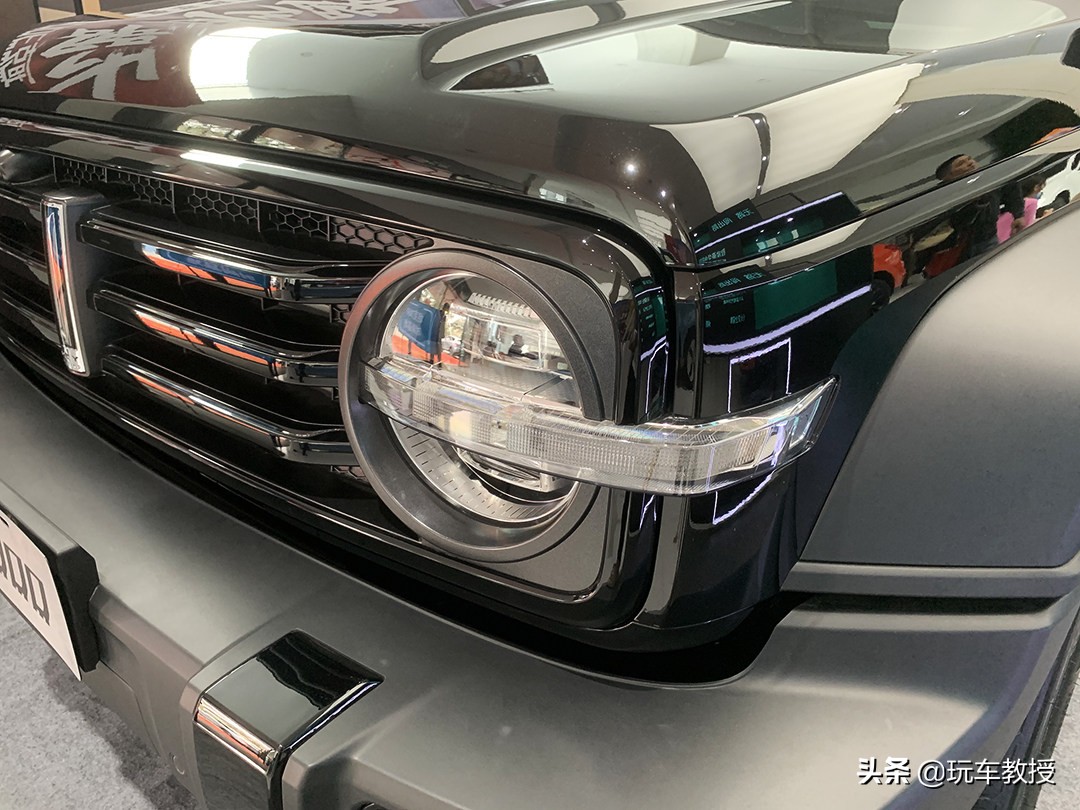 2023款坦克300顶配配置与讲解,全新一代坦克300总售量达到多少台