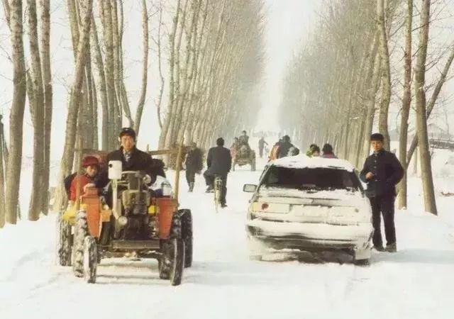 九张折射过年气氛的照片,百张罕见的过年老照片这才是年味