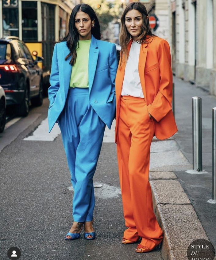 孙艺珍郑丽媛同步营业该看谁？小孩才做选择她们的西装我都要