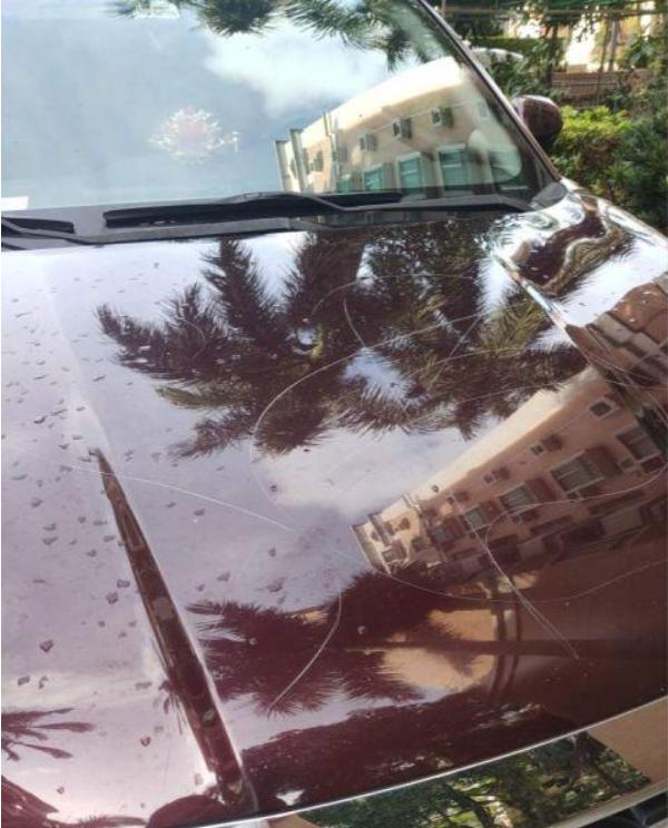 车被熊孩子划伤全车漆,4个熊孩子划伤45辆豪车