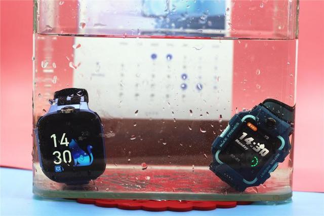 小天才儿童手表和小寻y2s对比 (小寻儿童手表y2和z7哪个好)