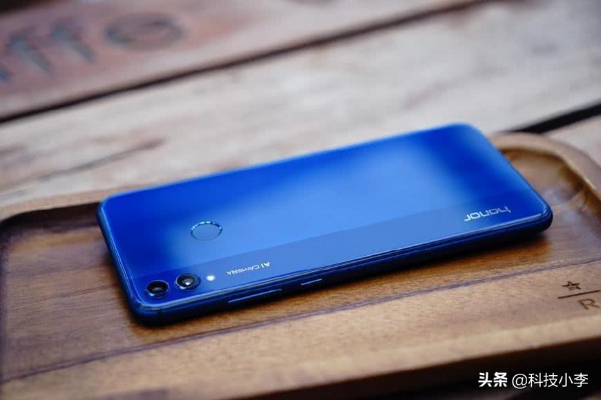 光荣8x和红米note7对比价格表,红米note7对比光荣8x用起来不热吧