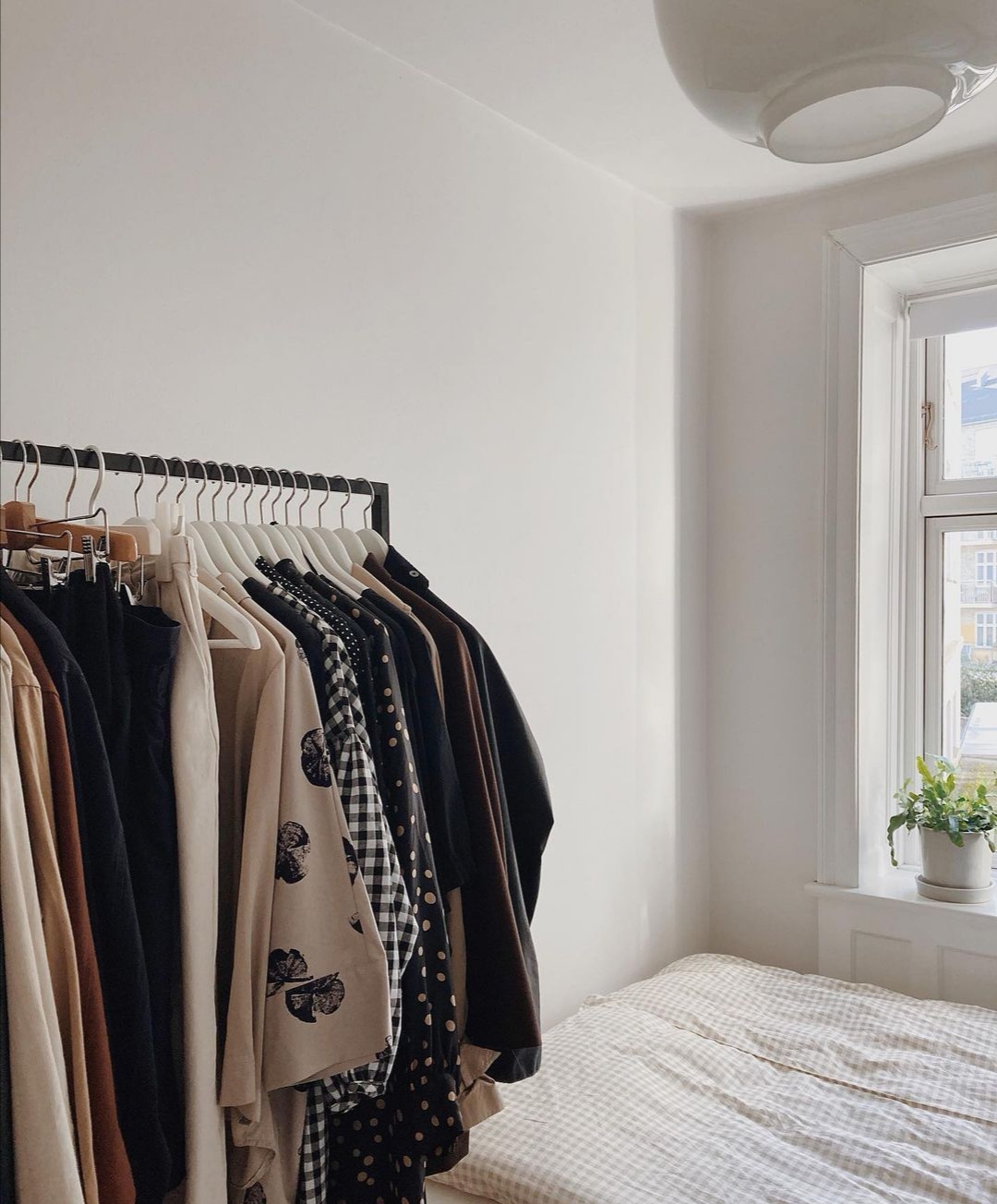 侘寂风极简卧室装饰画,天马行空装饰画