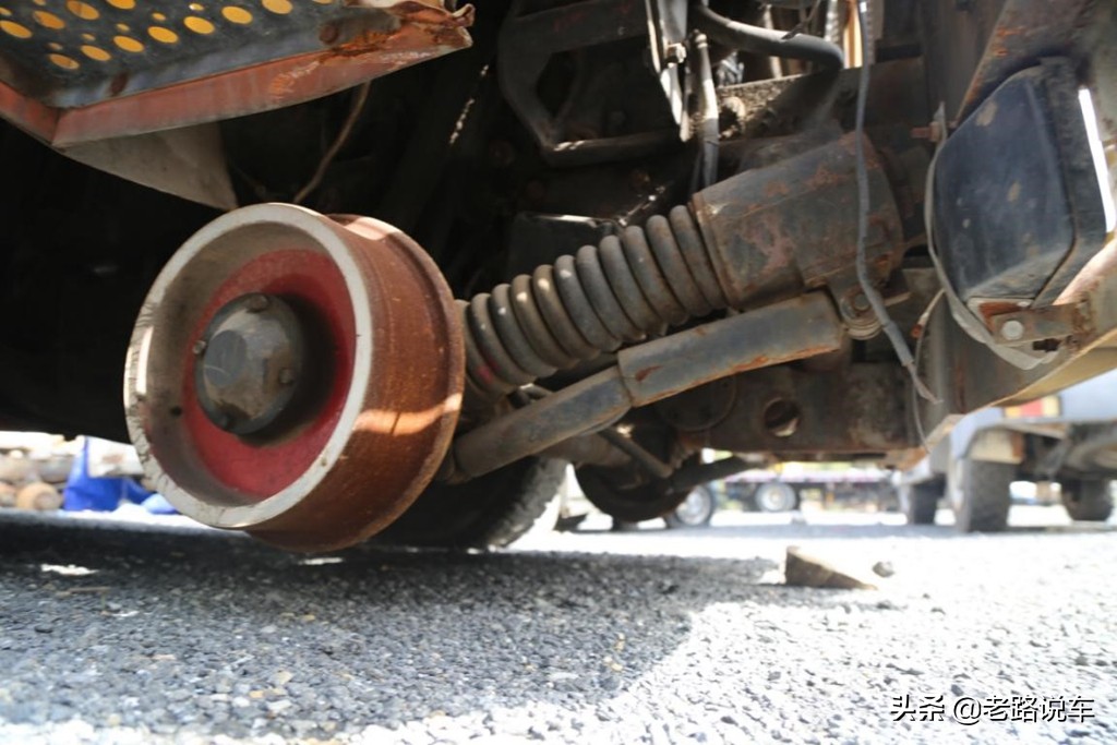 斯太尔血脉超级少见的黄河牌JN3261公铁两用卡车