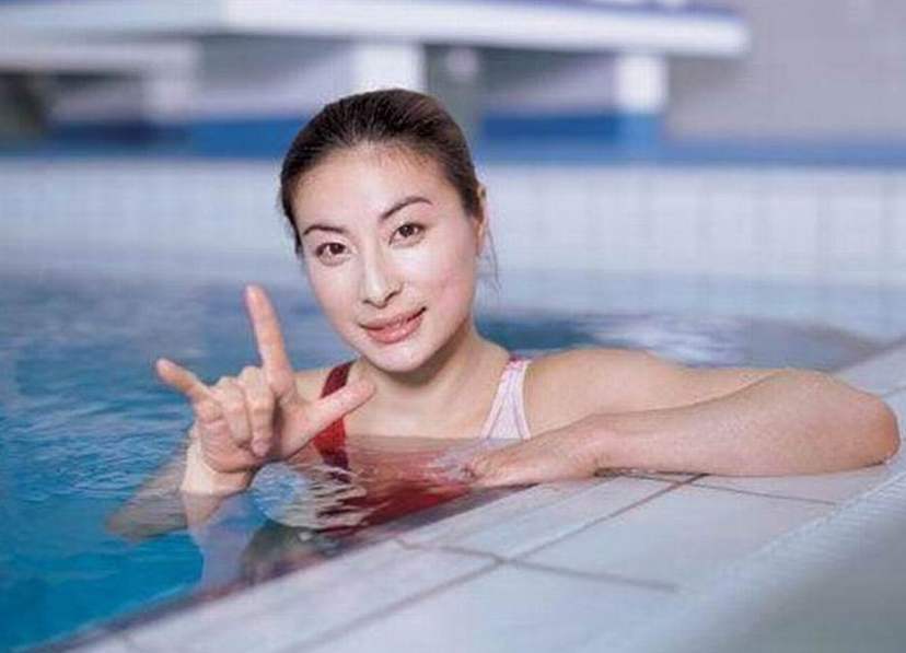 郭晶晶霍启刚婚礼霍震霆致辞视频,郭晶晶与霍启刚结婚时的媒体报道