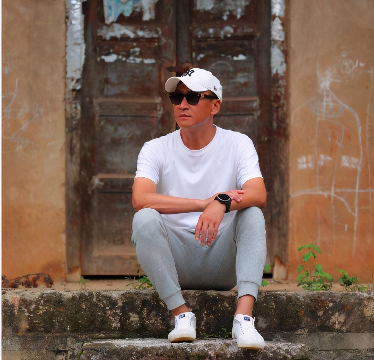 还珠格格周杰当年演的角色,还珠格格剧组重聚周杰来过吗