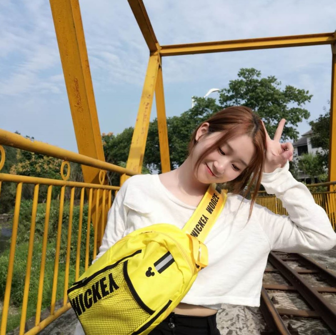 好看又实用的帆布包推荐,旅行必备的斜挎包推荐