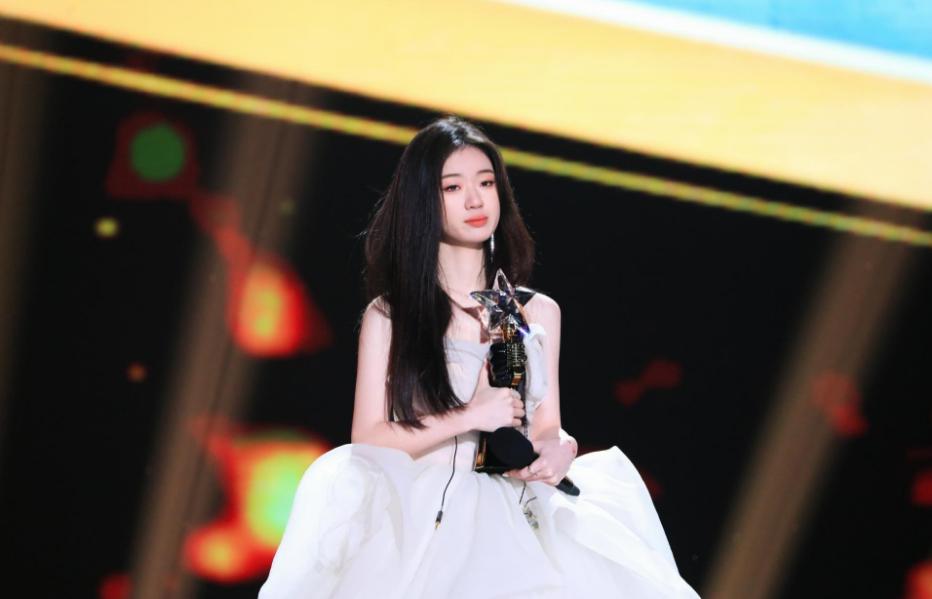 单依纯foreveryoung完整视频,好声音冠军单依纯现状