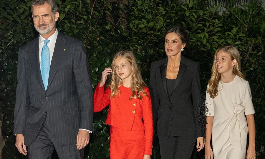 戴安娜王妃凯特王妃梅根王妃婚纱,凯特和戴安娜王妃谁漂亮