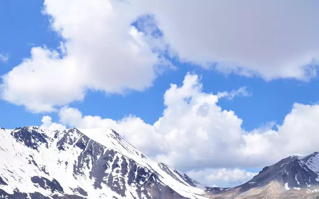 新疆天山工程兵,天山脚下工程兵纪实