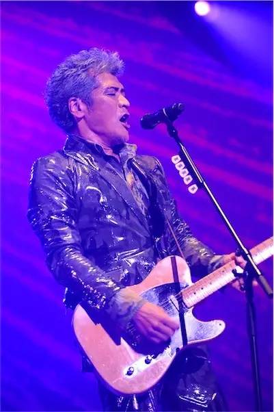 宝冢歌剧团男役可爱片段,宝冢歌剧团男役展示魅力