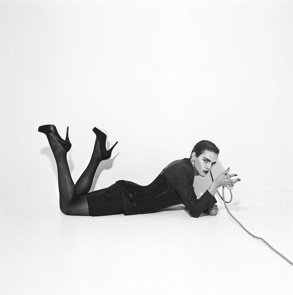 硬汉老爸爱上高跟鞋配短裙？网友惊艳：长腿翘臀画风太妖娆