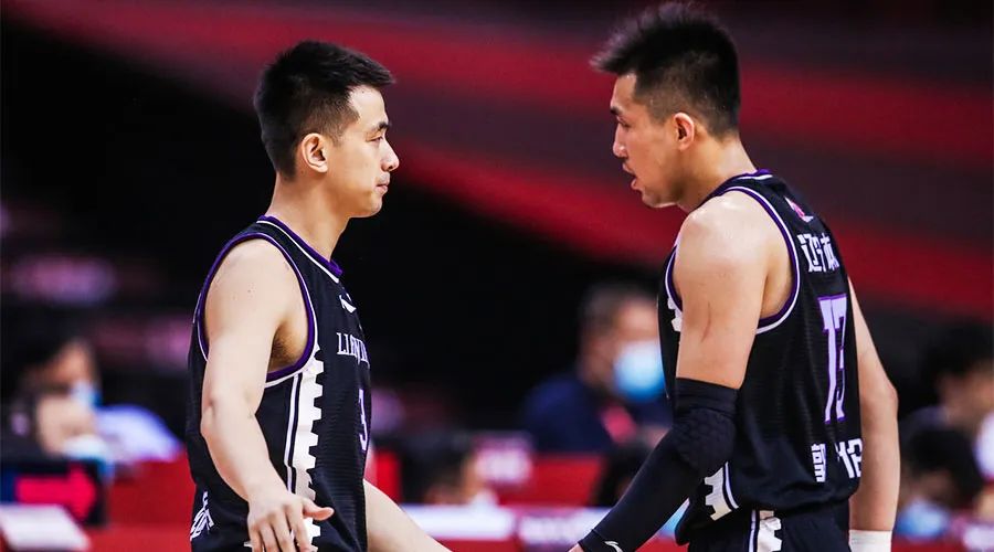 杨毅杨健深度解读赵继伟助攻,辽宁杨毅和赵继伟