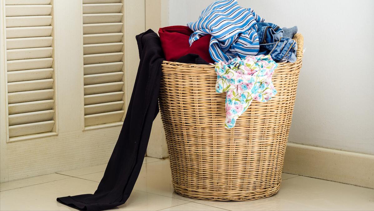 网购的衣服会不会是别人穿过的,网购衣服常见的质量问题