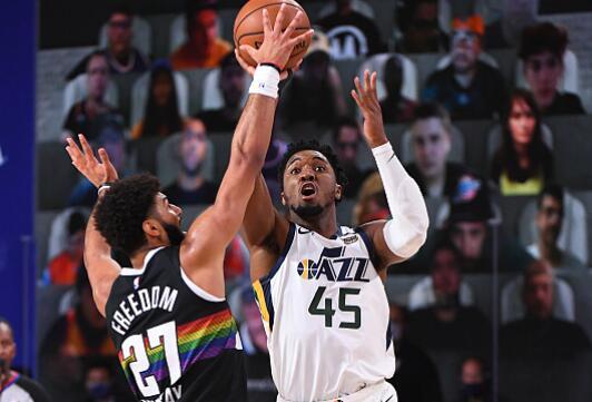 254分破詹皇纪录！7场大战狂刷神迹：两新星让乔丹库里成背景