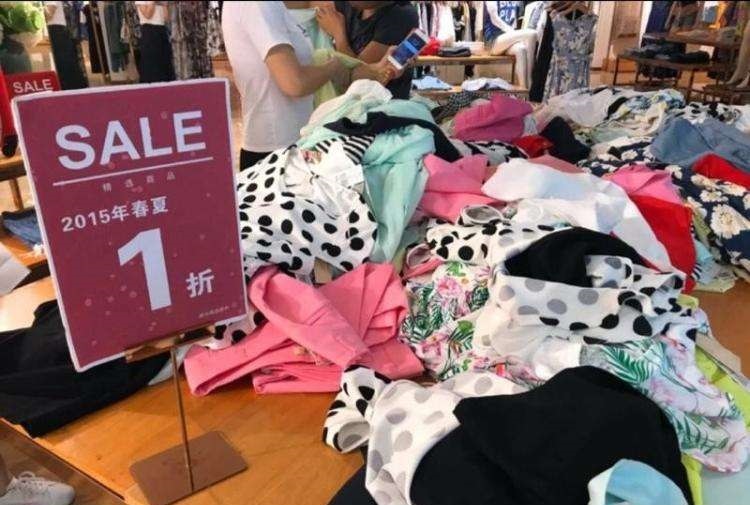 拉夏贝尔巨亏5亿,拉夏贝尔巨亏21亿