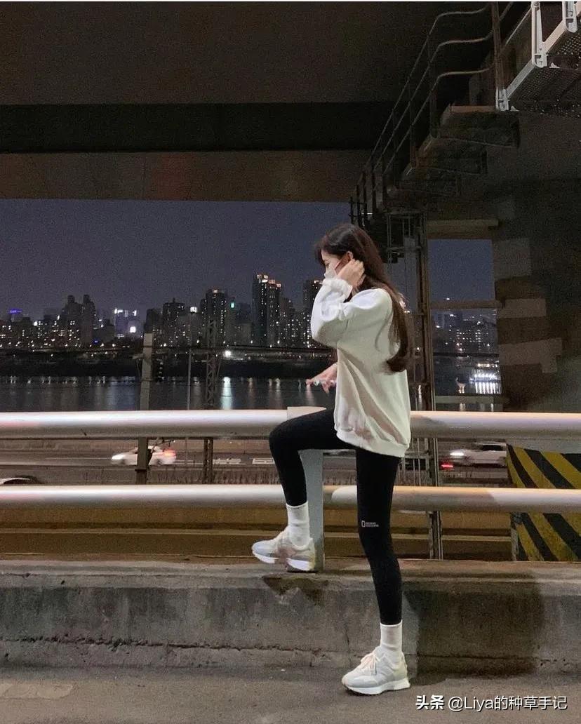 凉鞋穿起来拖沓,凉鞋穿起来没气质