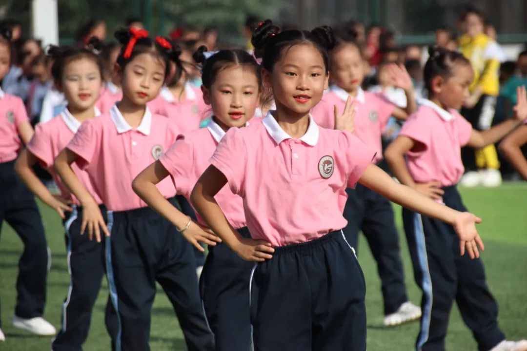 建*党**百年喜迎国庆节——西安经开第二小学队列队形广播*比操**赛