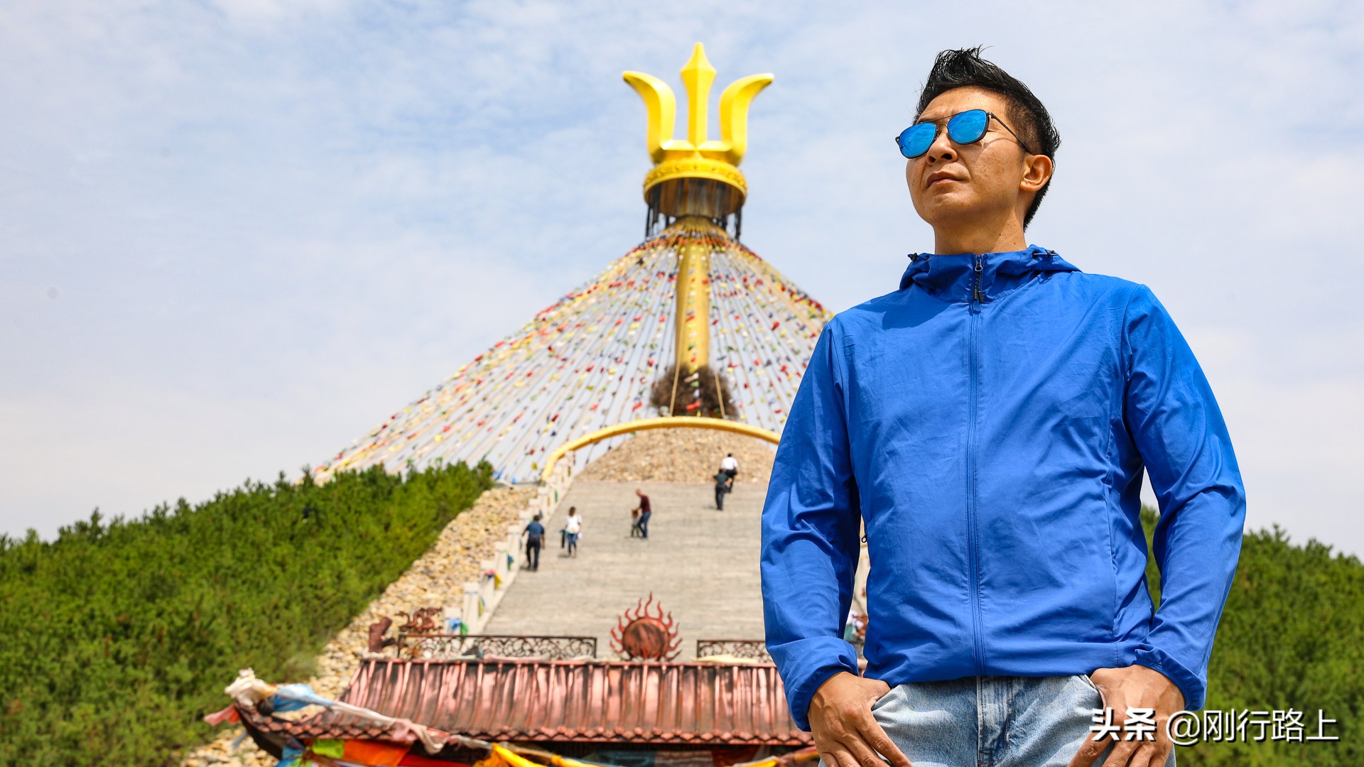 鄂尔多斯的伊克昭敖包，被誉为中国第一敖包，免费开放