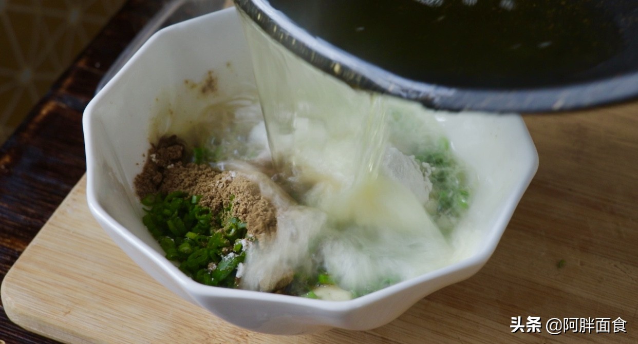 新手摆摊卖手抓饼需要什么酱料,手抓饼新手摆地摊创业攻略