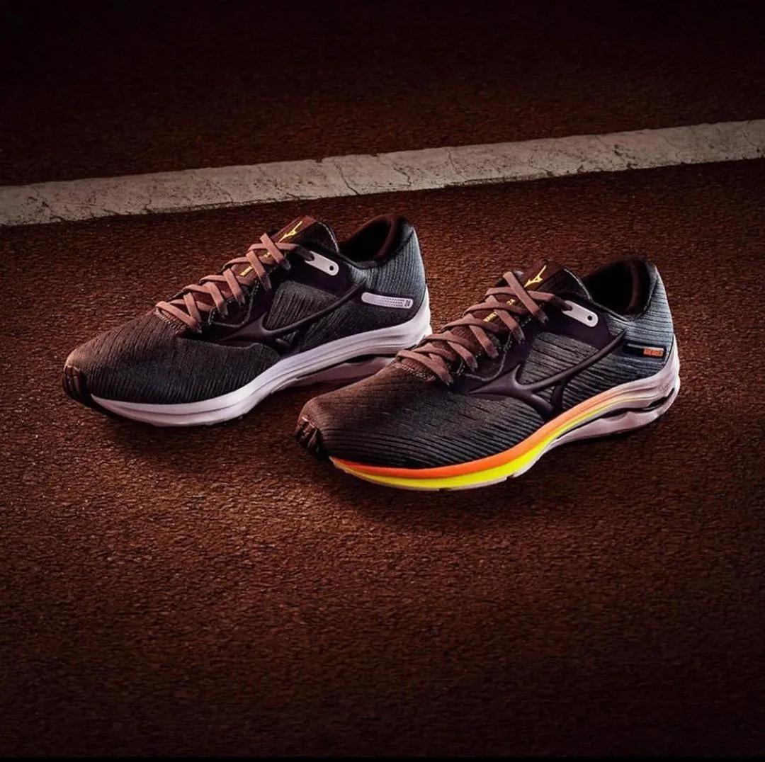 多元化跑鞋,多元化与专业化