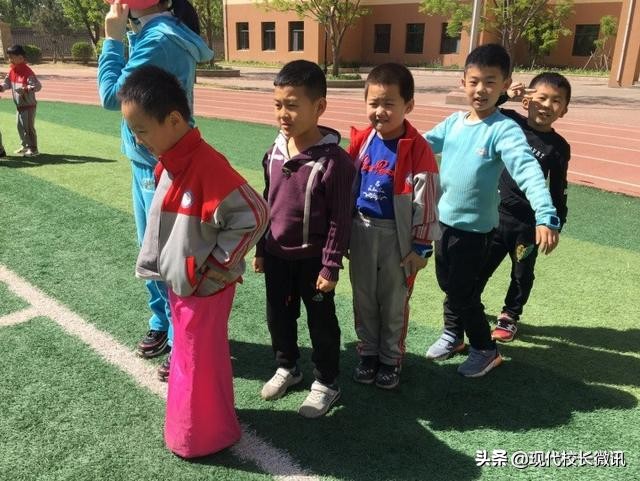 走向操场，“趣”跑步，“趣”踢球——尖草坪区恒大名都小学