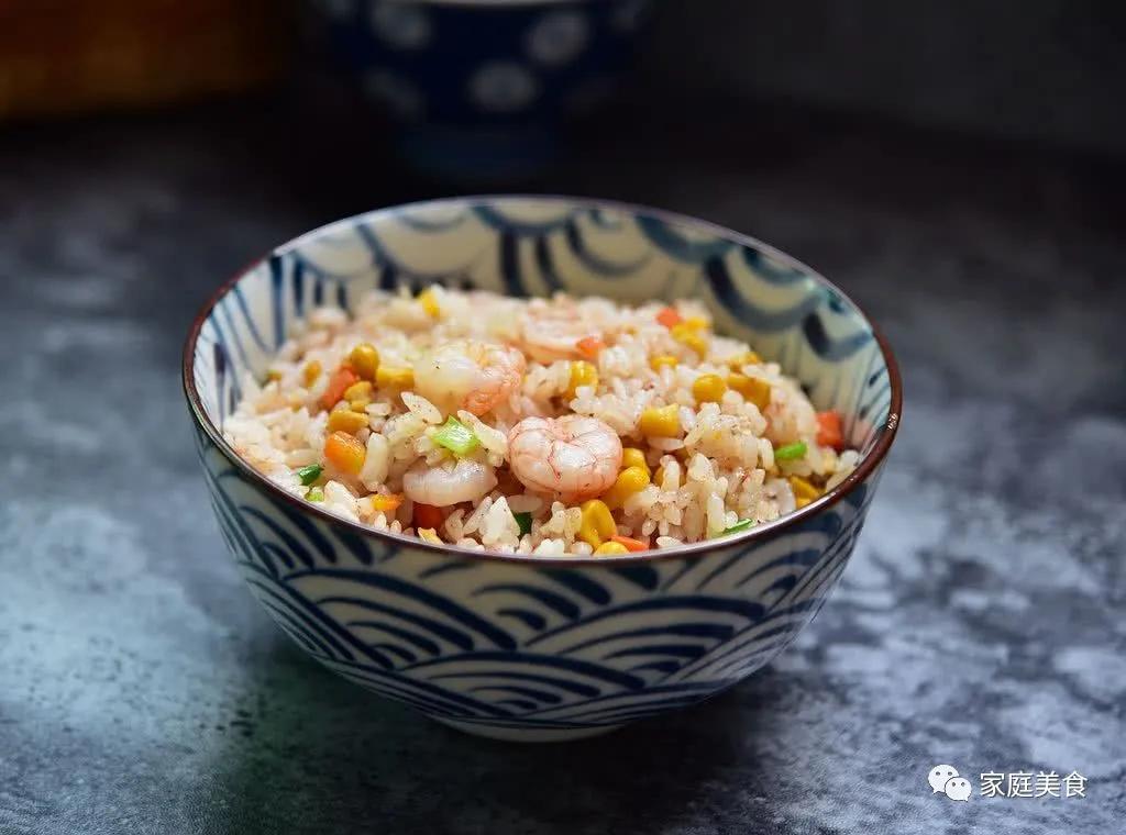 蛋炒饭最简单也最困难，这些窍门能让你的炒饭好吃到不行