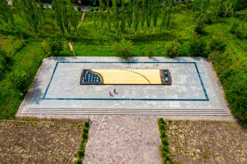 她是滔滔千里黄河的宠儿，阴山之下、河套之上的掌上明珠