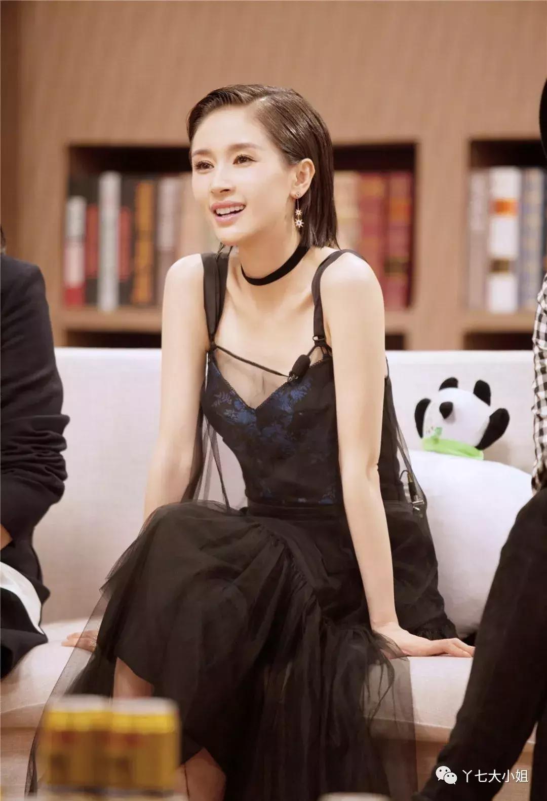 短发女孩穿什么裙子比较好看,女生短发适合穿什么样的裙子