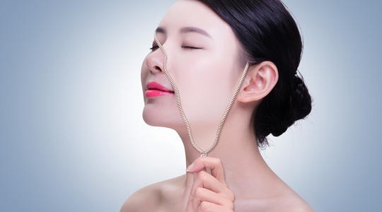 如何正确消除法令纹八字纹,法令纹显老10岁三种方法帮助改善