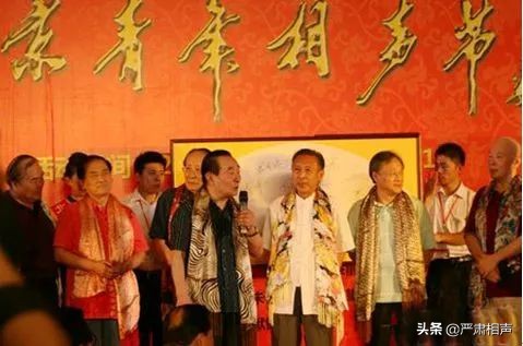 拳头、围墙、慈善宴｜十年前，改变中国相声格局的那个午后