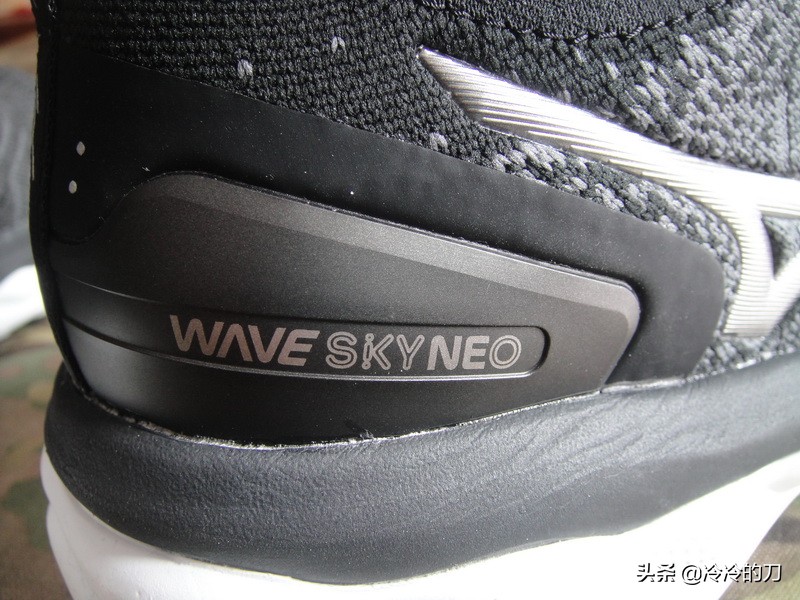 mizuno缇庢触娴撹窇闉媤avesky4,mizuno璺戞闉嬬編娲ユ祿wave58