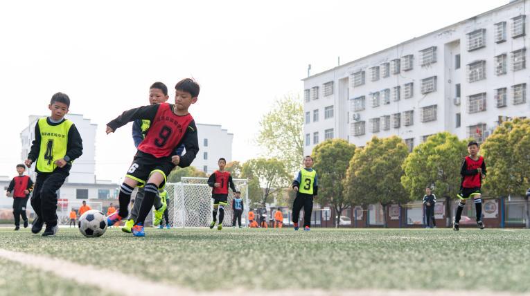 淮滨足球比赛小学生,淮滨县实验学校足球比赛