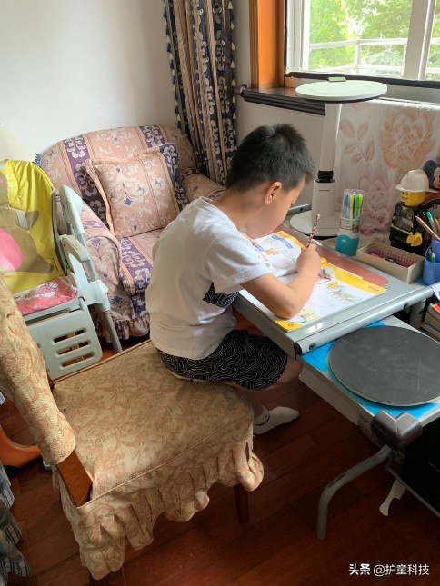 儿童升降学习桌值得买吗,儿童学习桌有必要买吗