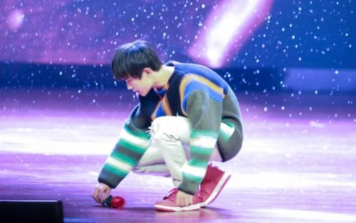 易烊千玺荣获金像奖最佳新人演员,易烊千玺成最年轻金像奖准影帝