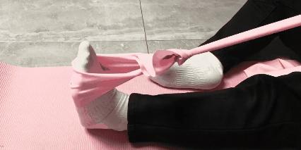 国家队康复师崴脚康复动作,国家队队医治疗崴脚