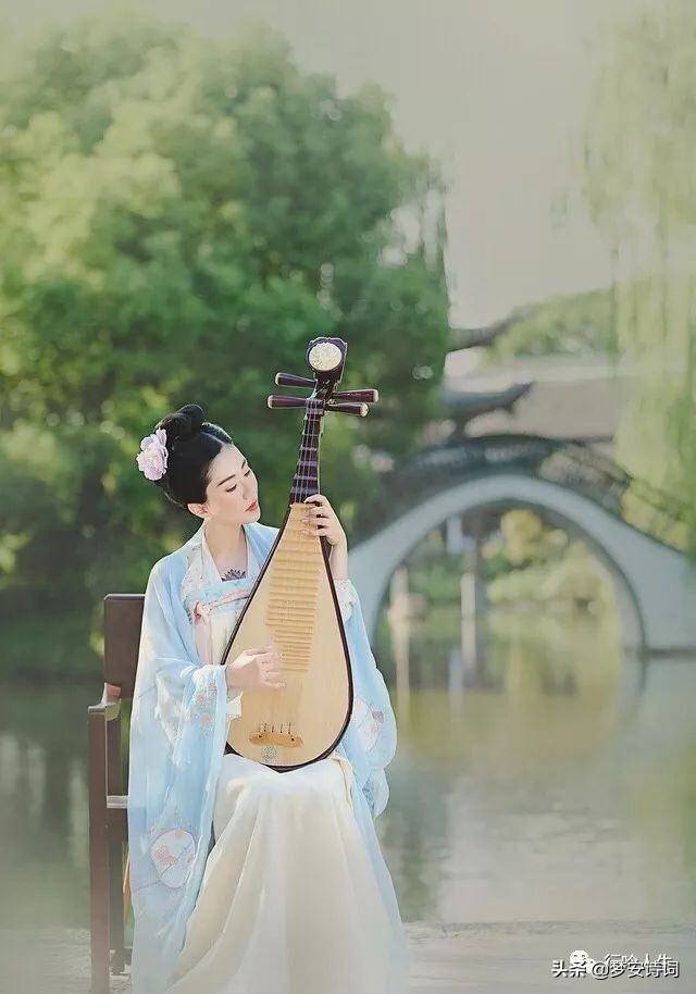 梦安|水岸春行，金丝柳影入画屏