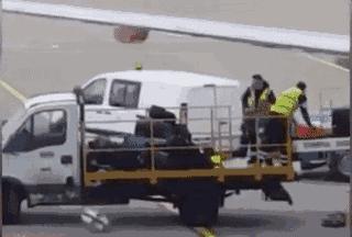 逃不过的*力暴**托运，必须祭出这款摔不伤的行李箱